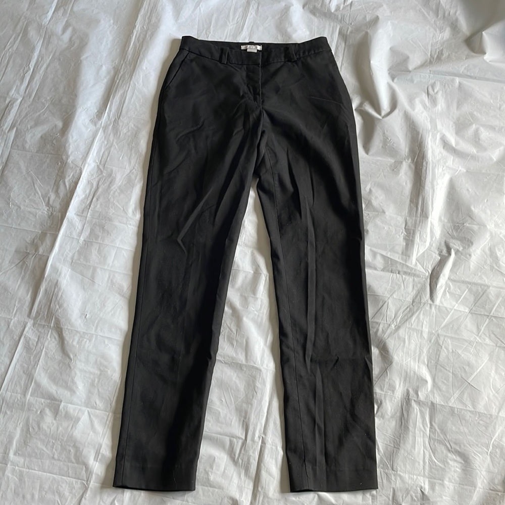 🖤 Black H&M Woman’s Dress Pants - Size 4, Straight Leg with Pockets!  🖤